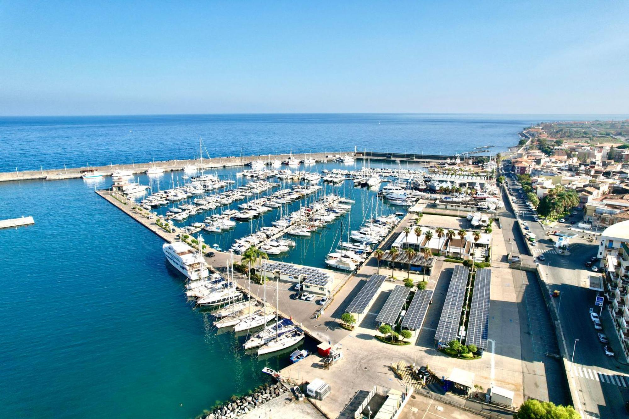 Monolocale Al Bluemarine Villa Riposto Exterior photo